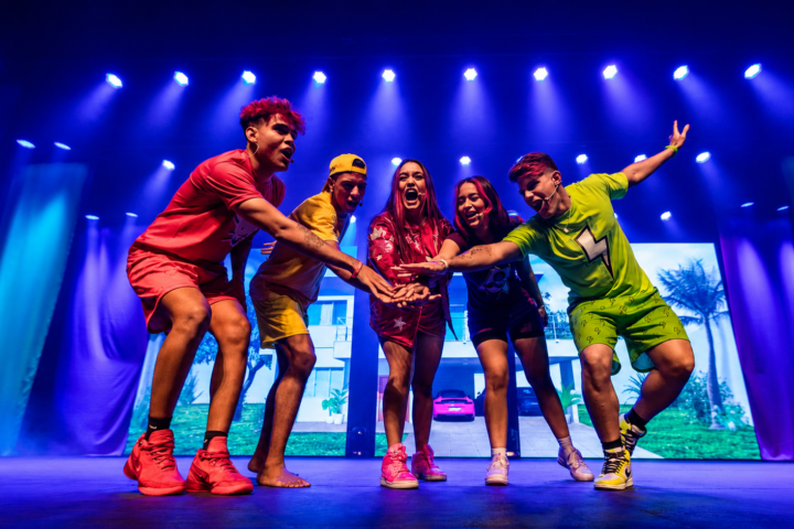 Fenômeno entre as crianças, grupo de youtubers liderado por Emilly Vick faz show em Rio Preto