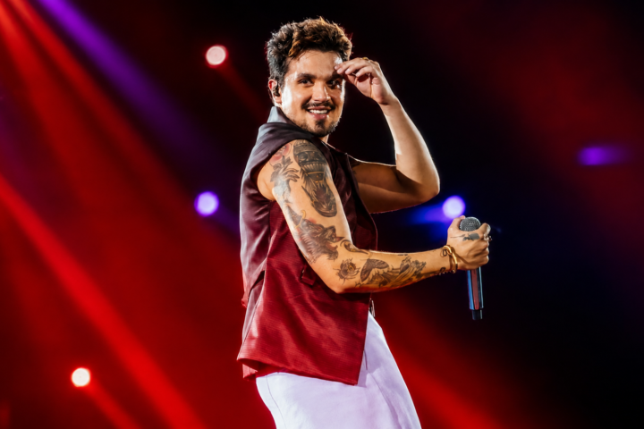 Luan Santana faz show no Teixeirão em Rio Preto