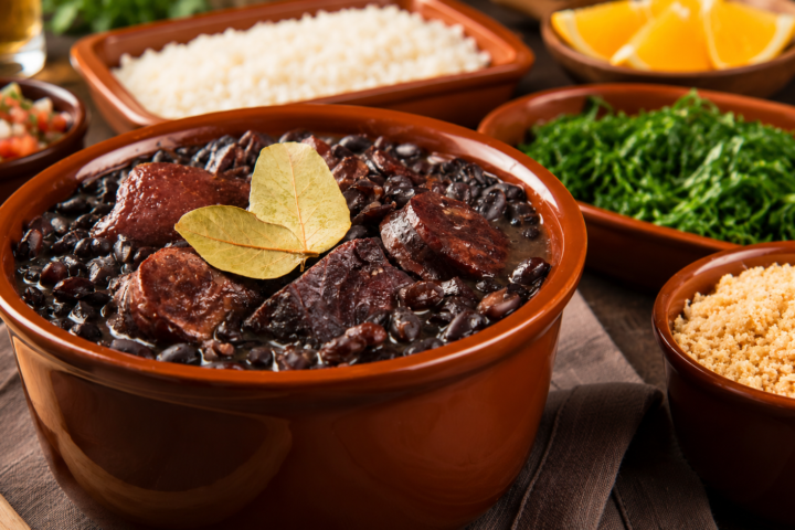 Feijoada do Quintal terá open food e opções com open bar em Rio Preto